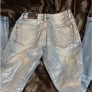 Shining blue with silver tone